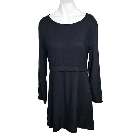 Aritzia Dresses & Skirts - Aritzia Talula Keyhole Back Black Long Sleeve Mini Dress  Size 6